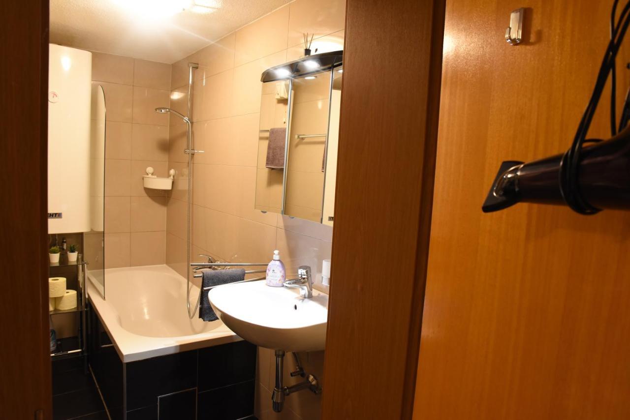 דירות וואנגל 80 M2 Haushaelfte, 3 Zimmer, Parkplaetze, Bis 6 Pers מראה חיצוני תמונה